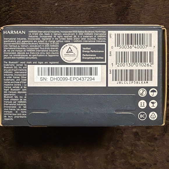 JBL Clip 5 Ultra-Portable Waterproof Speaker -BLACK- New - Sealed in the Box - Picture 12 of 13